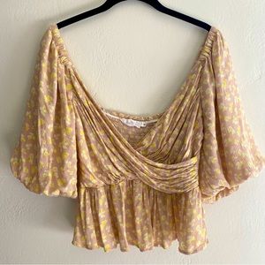 All in Favor Sweetheart Balloon Sleeve Top